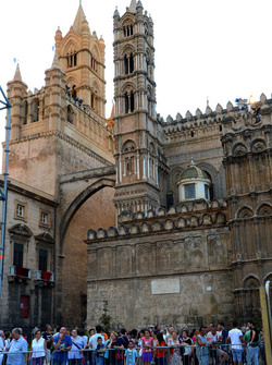 SANTA ROSALIA il festino della patrona di Palermo alcuni momenti. Fotografie di Giulio Azzarello ©2014. SANTA ROSALIA il festino della patrona di Palermo alcuni momenti. Fotografie di Giulio Azzarello ©2014.