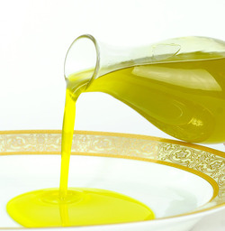 OLIO DI OLIVA di Sicilia. Fotografie di Giulio Azzarello &copy;2016.