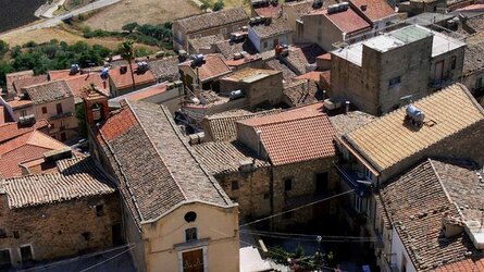 SPERLINGA comune e paese delle madonie in Sicilia. Fotografie di Giulio Azzarello &copy;2014.