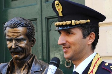 CAMILLERI e MONTALBANO a Porto Empedocle Agrigento . Fotografie di Giulio Azzarello ©2014. CAMILLERI e MONTALBANO a Porto Empedocle Agrigento . Fotografie di Giulio Azzarello ©2014.