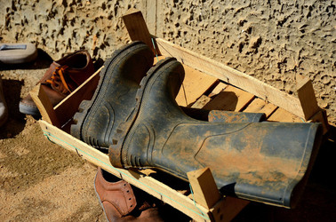 SCARPE di persone povere. Fotografie di Giulio Azzarello &copy;2016.