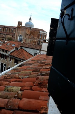 VENEZIA fotografie di Giulio Azzarello &copy;2022.