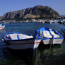 MONDELLO. Fotografie di Giulio Azzarello &copy;2022.