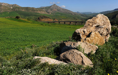 PAESAGGIO SICILIANO nel luogo delle macalube in Sicilia. Fotografie di Giulio Azzarello &copy;2014.