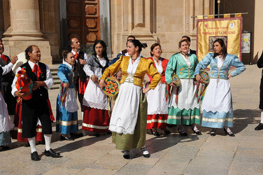 GRUPPO FOLK SICILIANO a Marsala. Fotografie di Giulio Azzarello &copy;2014.