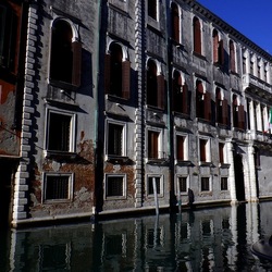 VENEZIA fotografie di Giulio Azzarello &copy;2022.
