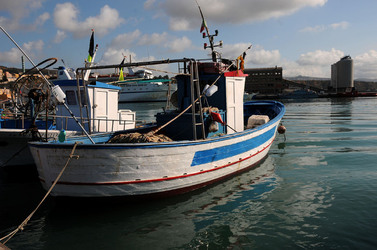 PORTO EMPEDOCLE in Sicilia. Fotografie di Giulio Azzarello &copy;2014.