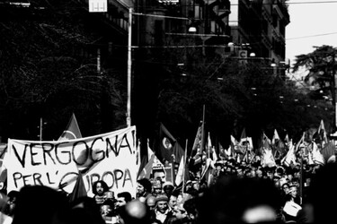 MANIFESTAZIONE per la pace nel curdistan turco. Fotografie di Giulio Azzarello &copy;2014.