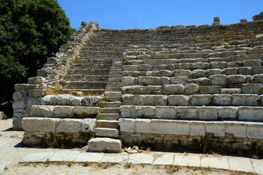 SEGESTA il sito archeologico il teatro greco e l acropoli. Panorami e particolari. Fotografie di Giulio Azzarello &copy;2014.