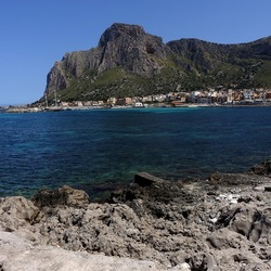 BAIA DEL CORALLO. Fotografie di Giulio Azzarello &copy;2022.