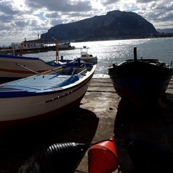 MONDELLO. Fotografe di Giulio Azzarello &copy;2023.