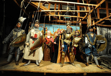 TRADIZIONI IN VIAGGIO mostra di pupi di Mimmo Cuticchio. Fotografie di Giulio Azzarello &copy;2014.