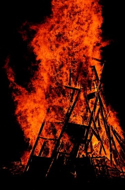 LA VAMPA DI SAN GIUSEPPE a Palermo. Fotografie di Giulio Azzarello ©2018. LA VAMPA DI SAN GIUSEPPE a Palermo. Fotografie di Giulio Azzarello ©2018.