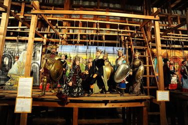 TRADIZIONI IN VIAGGIO mostra di pupi di Mimmo Cuticchio. Fotografie di Giulio Azzarello &copy;2014.