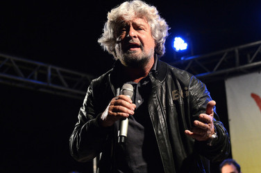 I COMIZI di BEPPE GRILLO in Sicilia a Palermo alcuni momenti. Fotografie di Giulio Azzarello &copy;2014.