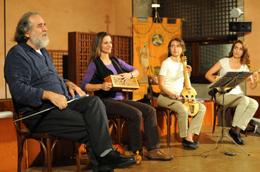 CARLO MAGNO spettacolo epico di e con Mimmo Cuticchio. Fotografie di Giulio Azzarello &copy;2014.