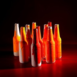 BOTTIGLIE. Fotografia di Giulio Azzarello ©2023. BOTTIGLIE. Fotografia di Giulio Azzarello ©2023.