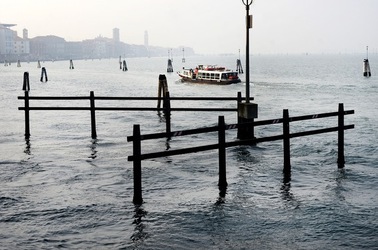 VENEZIA fotografie di Giulio Azzarello ©2020. VENEZIA fotografie di Giulio Azzarello ©2020.