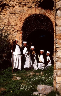 LA CERCA processione religiosa. Fotografie di Giulio Azzarello &copy;1996 2021.