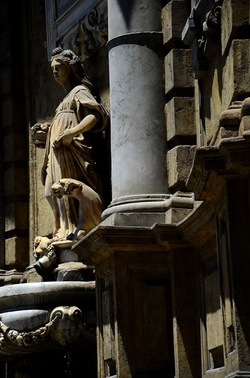 CENTRO STORICO di PALERMO fotografie di Giulio Azzarello &copy;2019.