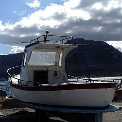 MONDELLO. Fotografe di Giulio Azzarello &copy;2023.