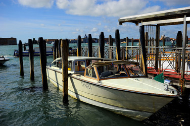 LUNGOMARE di VENEZIA. Fotografie di Giulio Azzarello &copy;2016.