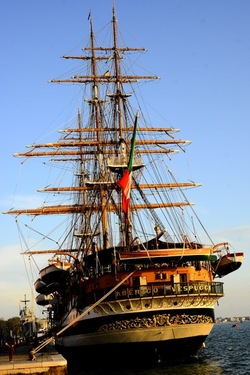 AMERIGO VESPUCCI fotografie di Giulio Azzarello ©2020. AMERIGO VESPUCCI fotografie di Giulio Azzarello ©2020.