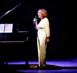 JAZZ spettacolo di Moschella Mulè. Fotografie di Giulio Azzarello ©2016. JAZZ spettacolo di Moschella Mulè. Fotografie di Giulio Azzarello ©2016.