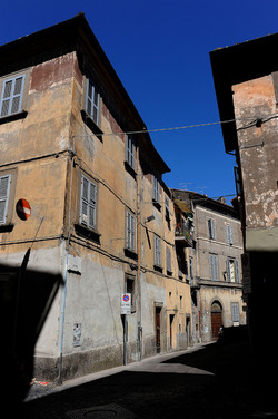 VITERBO e il suo centro storico. Fotografie di Giulio Azzarello &copy;2014.