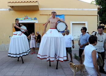 TRAMPOLIERI A LINOSA in Sicilia tutti i momenti dello spettacolo. Fotografie di Giulio Azzarello &copy;2014.