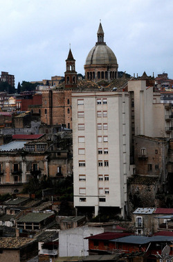 FAVARA in provincia di Agrigento. Fotografie di Giulio Azzarello 2014.