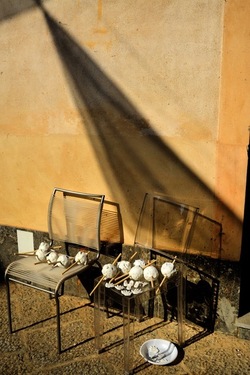 SARA CUTICCHIO e il suo laboratorio per i bambini. Fotografie di Giulio Azzarello &copy;2020.