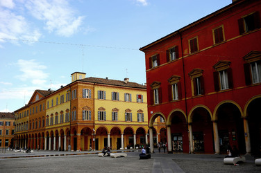 MODENA centro storico. Fotografie di Giulio Azzarello ©2016. MODENA centro storico. Fotografie di Giulio Azzarello ©2016.