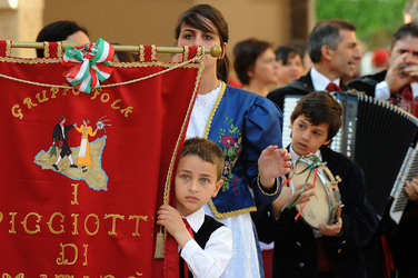 GRUPPO FOLK SICILIANO a Marsala. Fotografie di Giulio Azzarello &copy;2014.