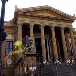 PALERMO. Fotografie di Giulio Azzarello ©2022. PALERMO. Fotografie di Giulio Azzarello ©2022.