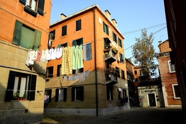 VENEZIA fotografie di Giulio Azzarello ©2020. VENEZIA fotografie di Giulio Azzarello ©2020.