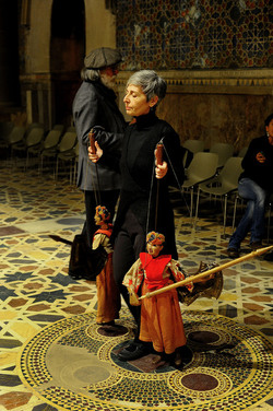 Mimmo Cuticchio in un suo spettacolo. Fotografie di Giulio Azzarello &copy;2017.