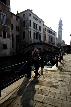 VENEZIA fotografie di Giulio Azzarello ©2022.