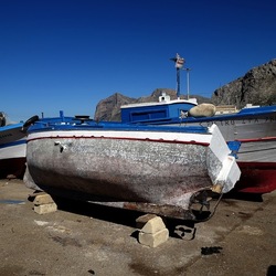 ISOLA. Fotografie di Giulio Azzarello &copy;2024.