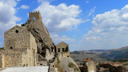 SPERLINGA comune e paese delle madonie in Sicilia. Fotografie di Giulio Azzarello &copy;2014.