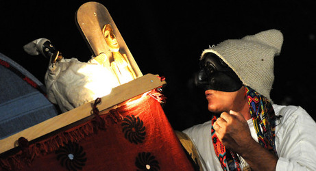 BRUNO LEONE e il suo Pulcinella spettacolo. Fotografie di Giulio Azzarello ©2014. BRUNO LEONE e il suo Pulcinella spettacolo. Fotografie di Giulio Azzarello ©2014.