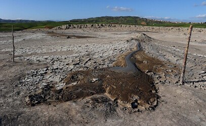 LE MACALUBE di Sicilia. Fotografie di Giulio Azzarello ©2014. LE MACALUBE di Sicilia. Fotografie di Giulio Azzarello ©2014.