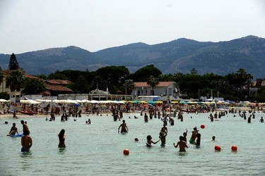 MONDELLO. Fotografe di Giulio Azzarello &copy;2023.