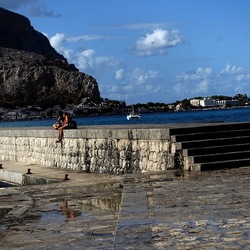 MONDELLO. Fotografe di Giulio Azzarello &copy;2023.