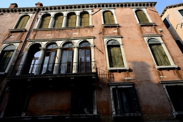 VENEZIA fotografie di Giulio Azzarello ©2022.