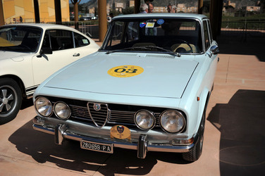 AUTO CLASSICHE ovvero la loro modernit&agrave; in mostra con tanti modelli del passato. Fotografie di Giulio Azzarello &copy;2014.