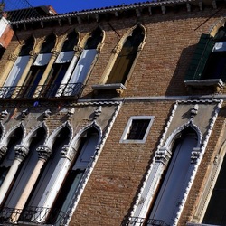 VENEZIA fotografie di Giulio Azzarello &copy;2022.