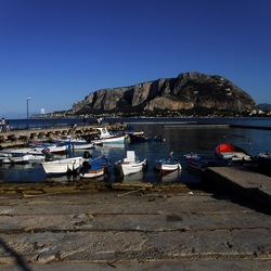 MONDELLO fotografie di Giulio Azzarello &copy;2020.