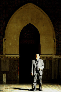 Mimmo Cuticchio in un suo spettacolo. Fotografie di Giulio Azzarello &copy;2017.