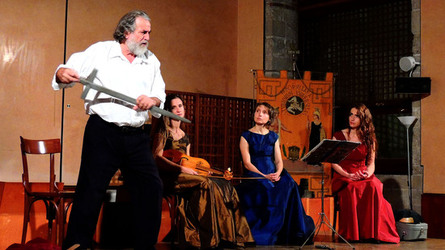 CARLO MAGNO spettacolo epico di e con Mimmo Cuticchio. Fotografie di Giulio Azzarello &copy;2014.